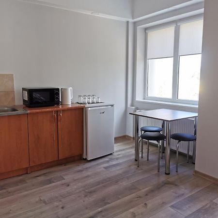 Viesbutis Kelyje Hotel Utena Bagian luar foto