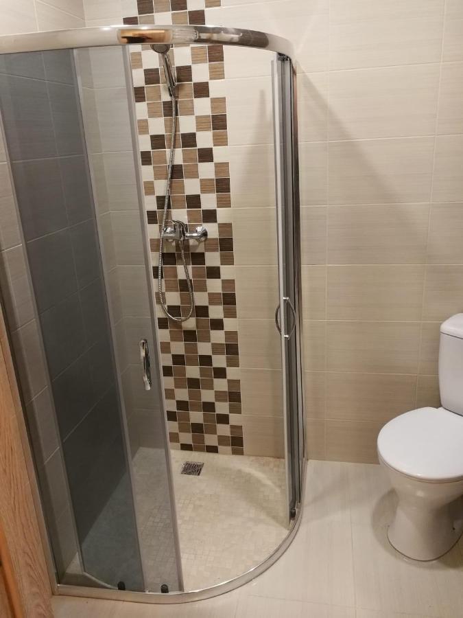 Viesbutis Kelyje Hotel Utena Bagian luar foto