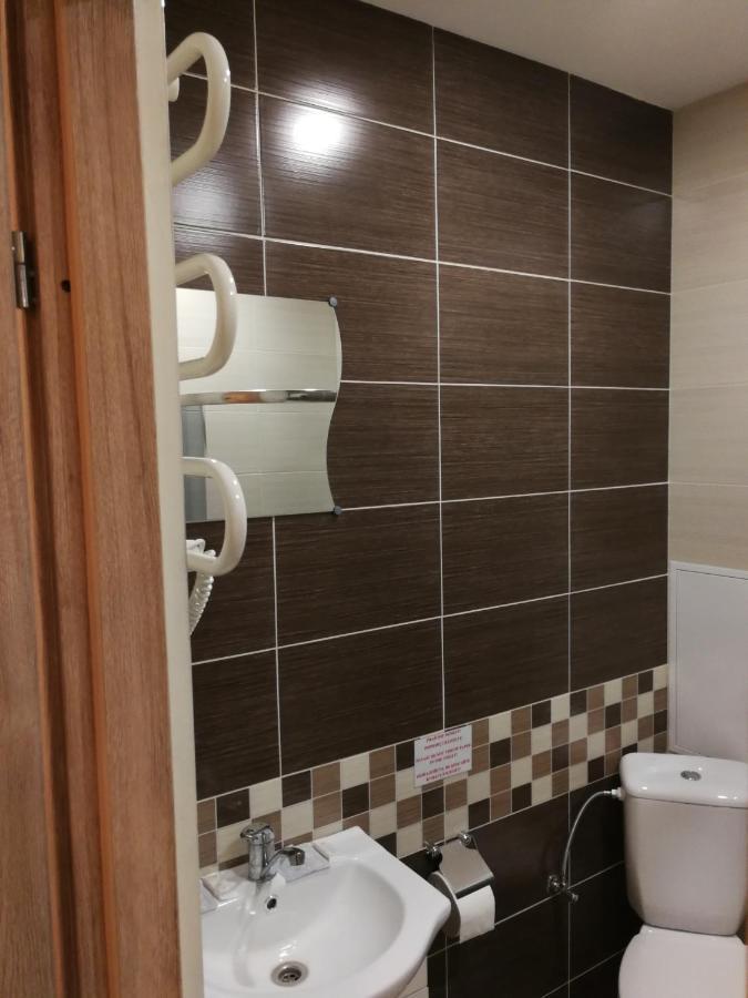 Viesbutis Kelyje Hotel Utena Bagian luar foto