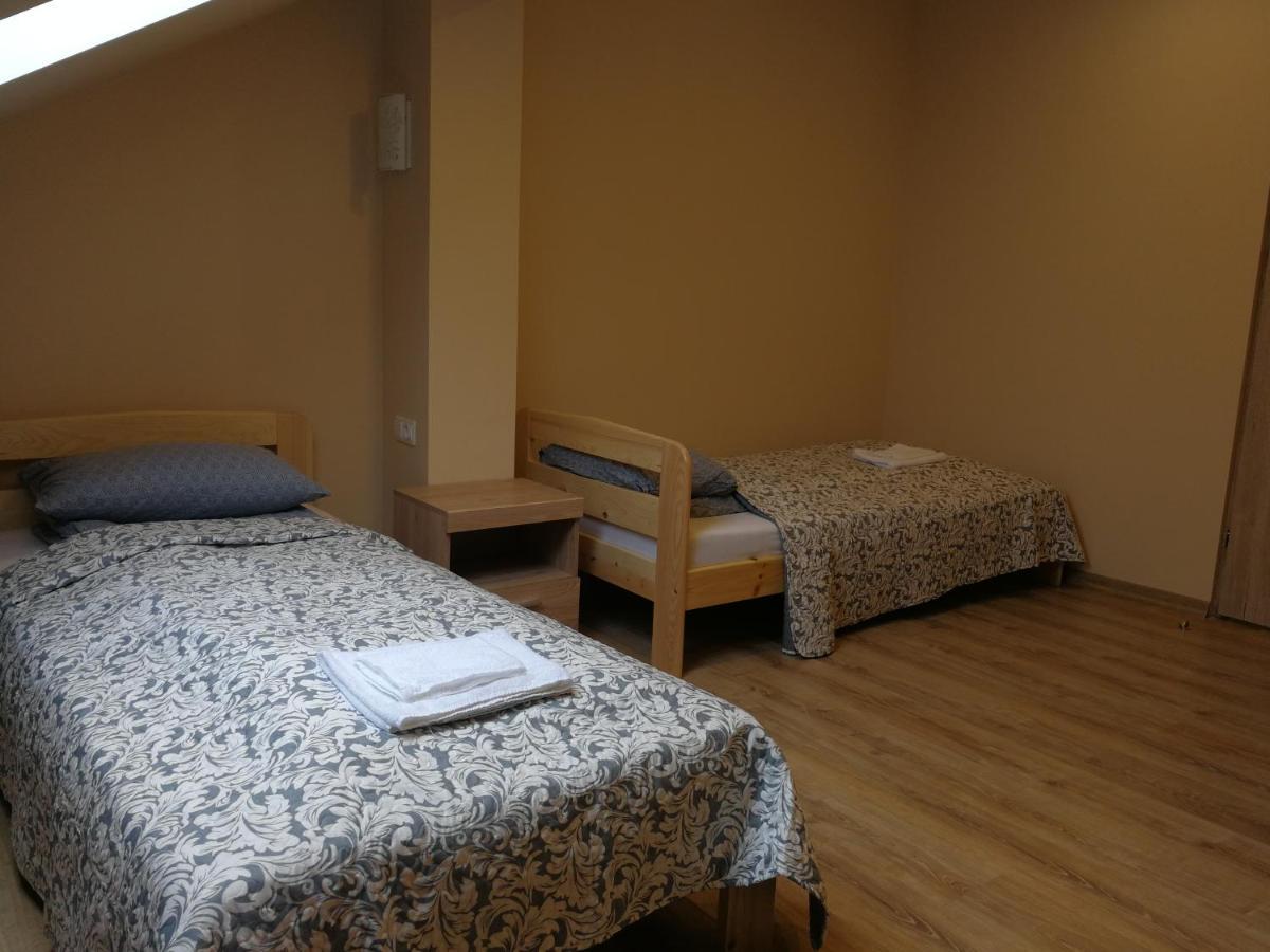 Viesbutis Kelyje Hotel Utena Bagian luar foto