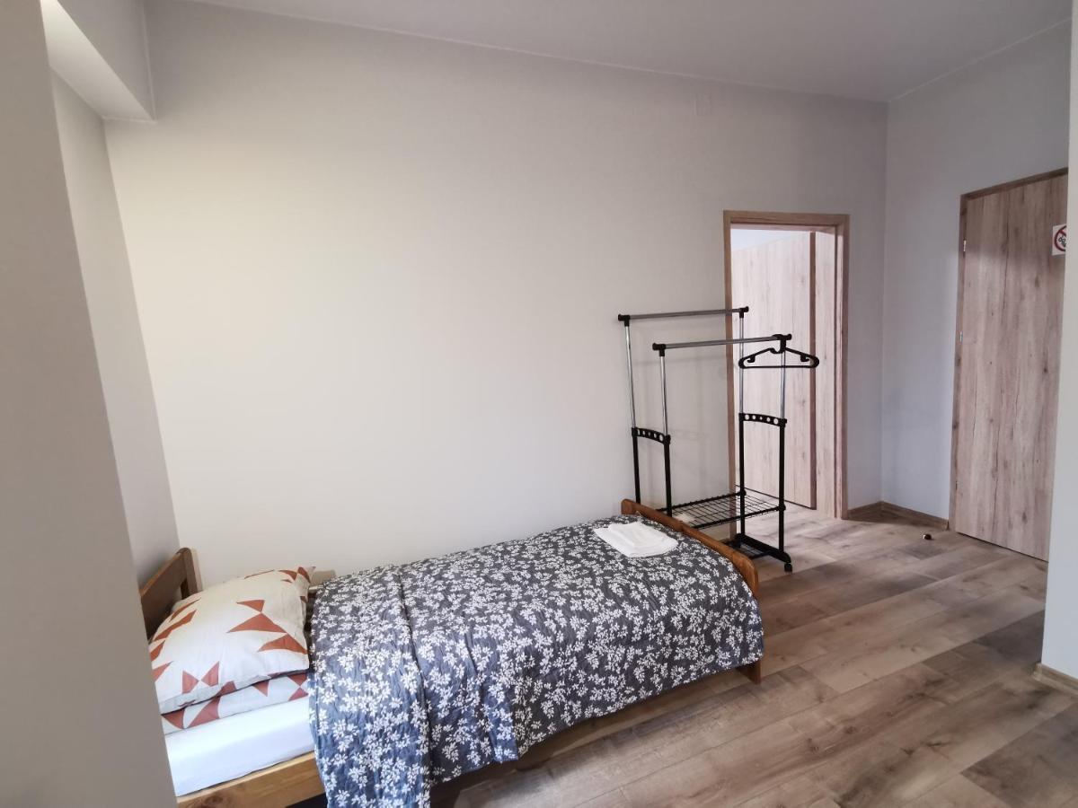 Viesbutis Kelyje Hotel Utena Bagian luar foto