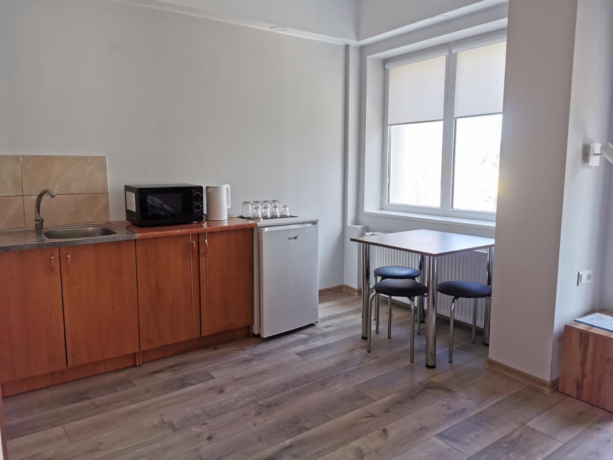 Viesbutis Kelyje Hotel Utena Bagian luar foto